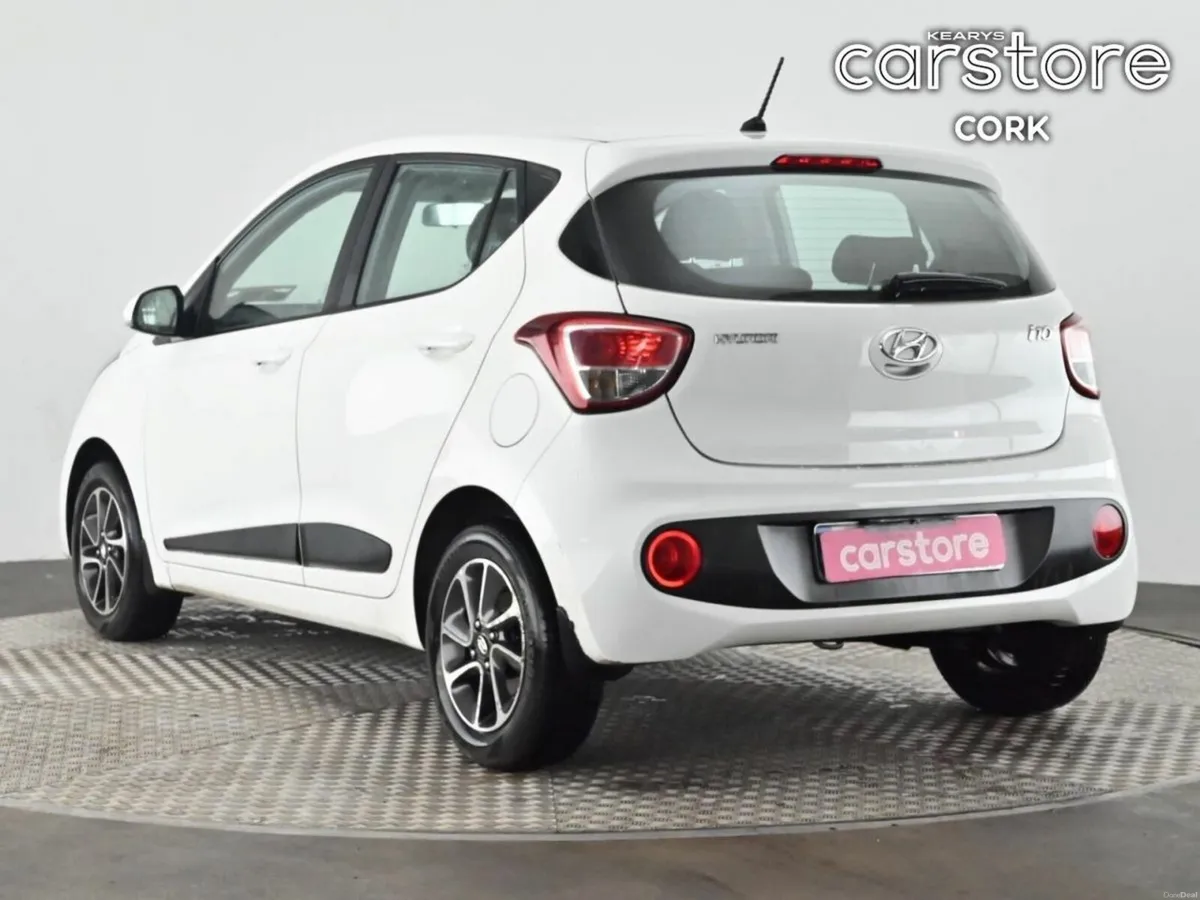 Hyundai i10 1.0 Deluxe Auto - Image 3