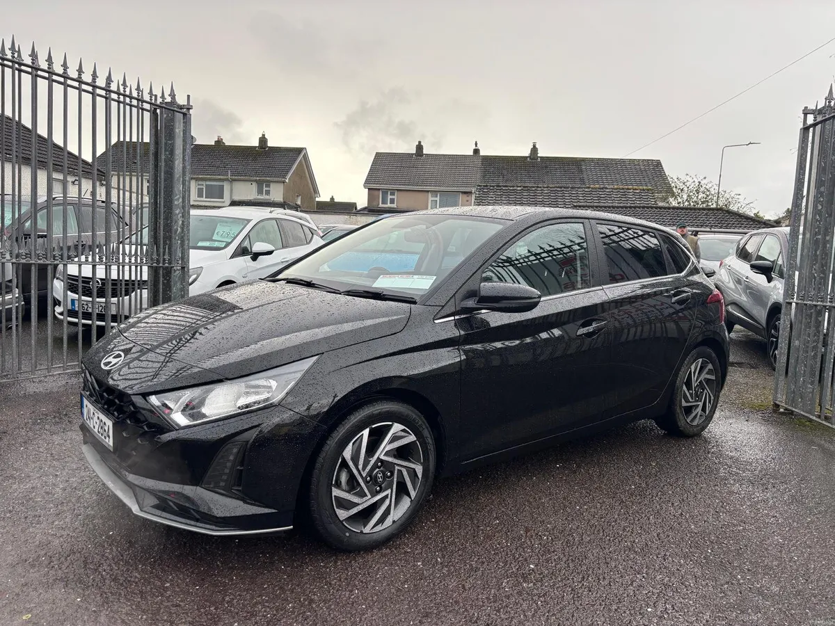 Hyundai i20 2024  AUTOMATIC  PETROL - Image 3
