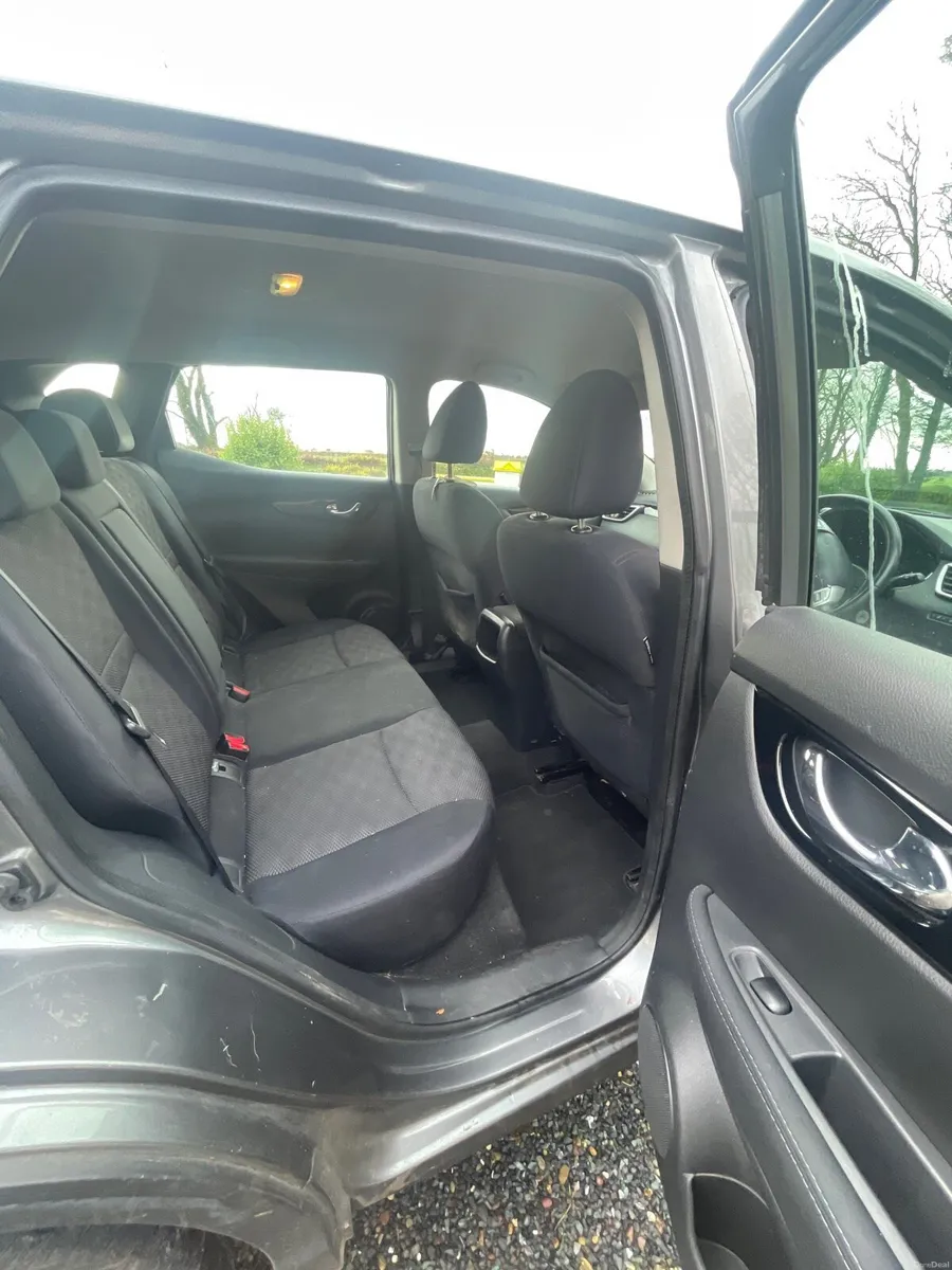 Nissan Qashqai - Diesel - Medium Trim - Image 3