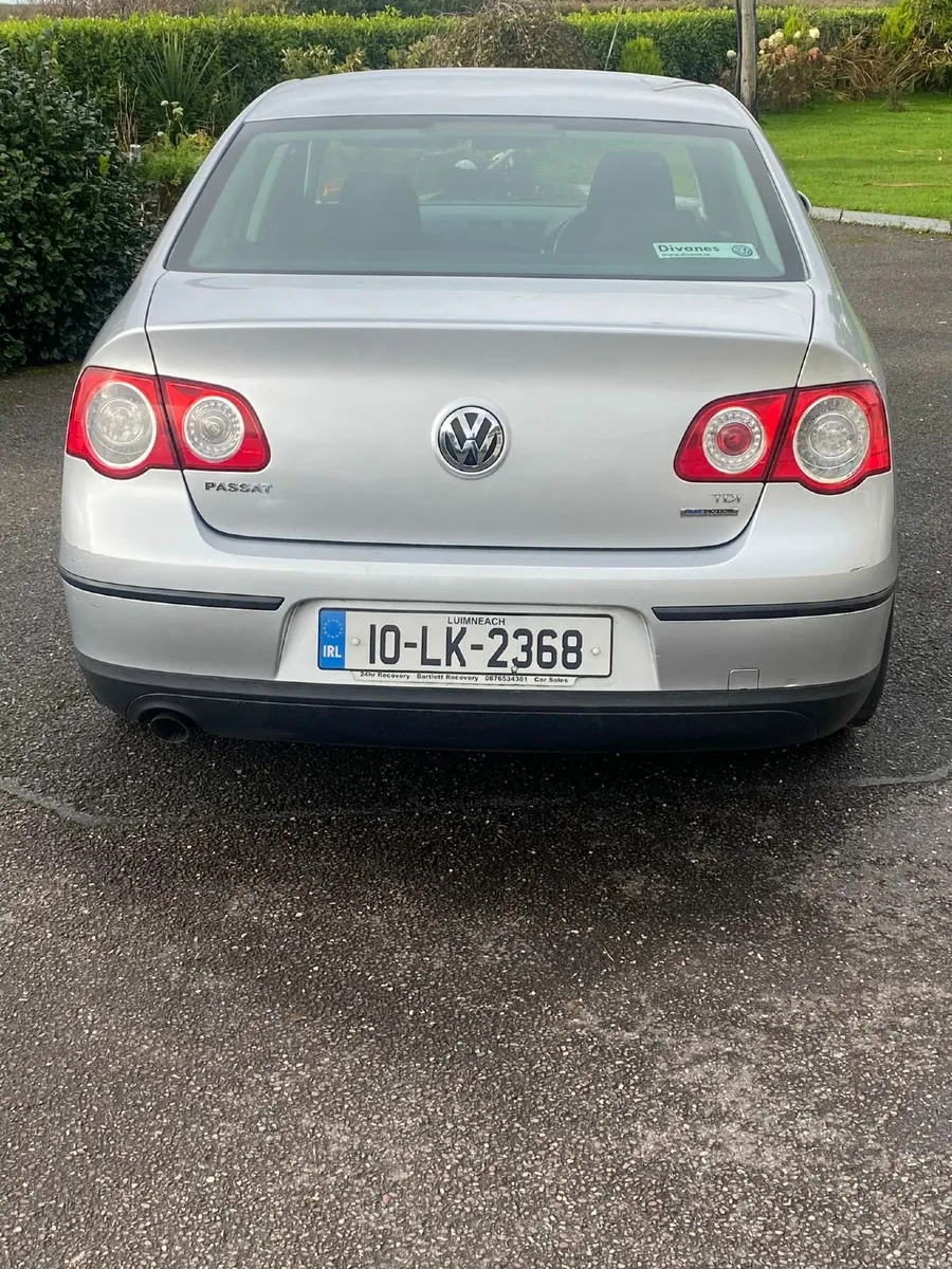 Volkswagen Passat 2010 - Image 3