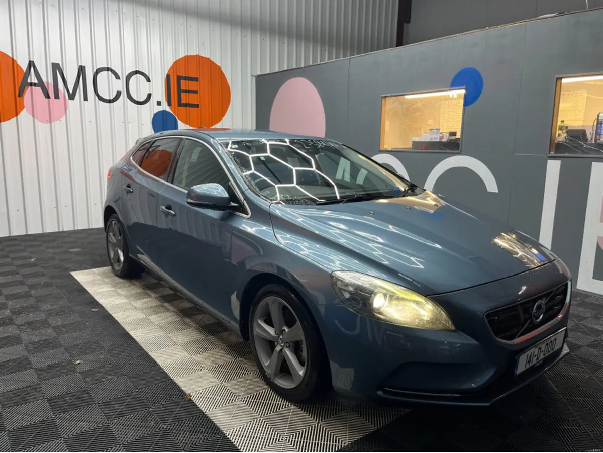 Volvo V40 €10950 2014 VOLVO V40 T4 SE 1.6 AUTOMATI - Image 1