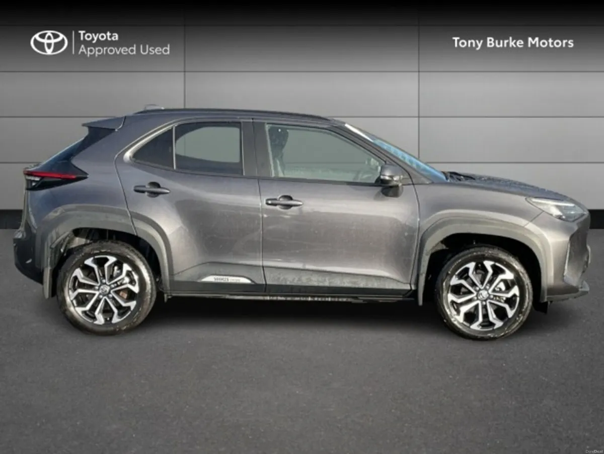 Toyota Yaris Cross - SPECIAL OFFER UNIT - Save EUR - Image 3