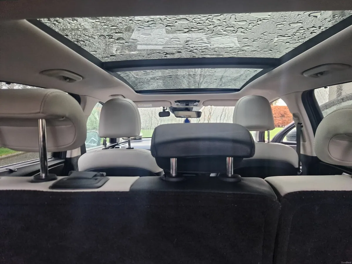 Kia Sorento K4 Plug in Hybrid Panoramic Roof - Image 3