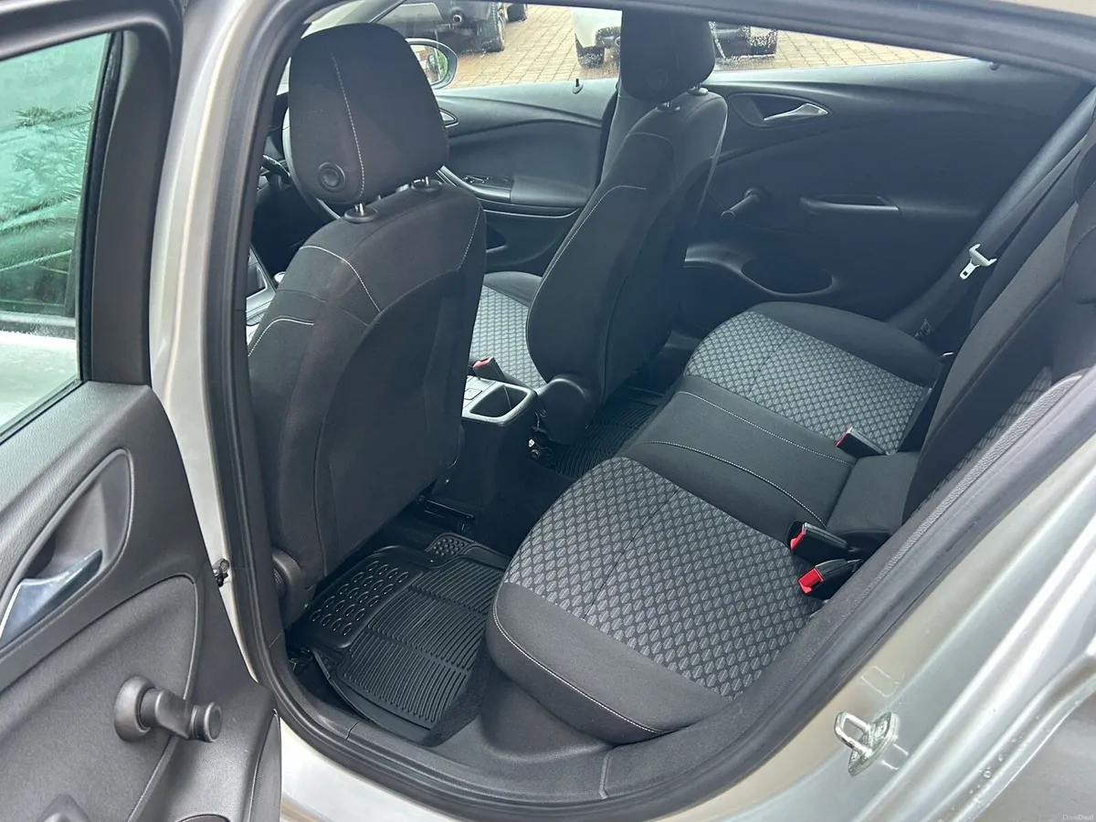 Opel Astra 1.6 Cdti S  ONLY 63K Kms !! €.  9450 - Image 3