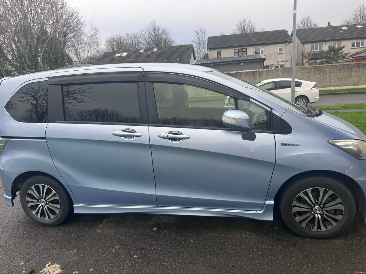 Honda Freed Hybrid 7 Seater - Image 2