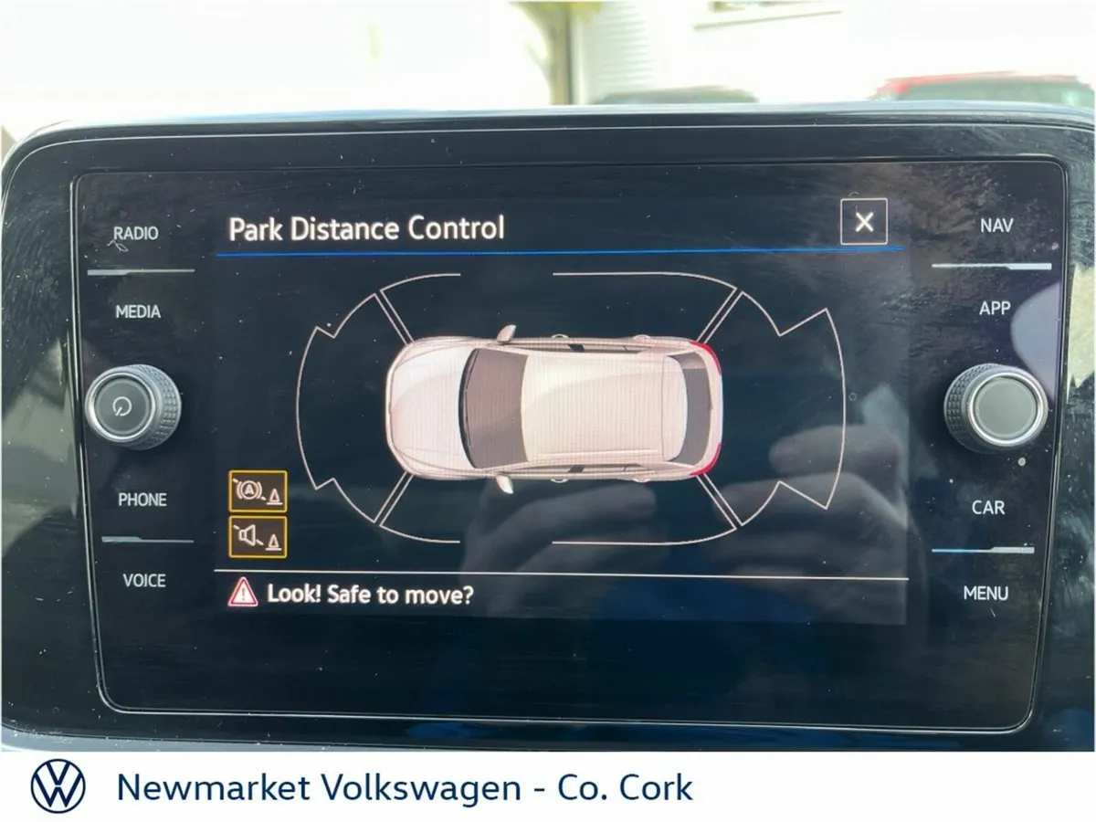 Volkswagen T-Roc 2.0TDI 116BHP LIFE - Image 4