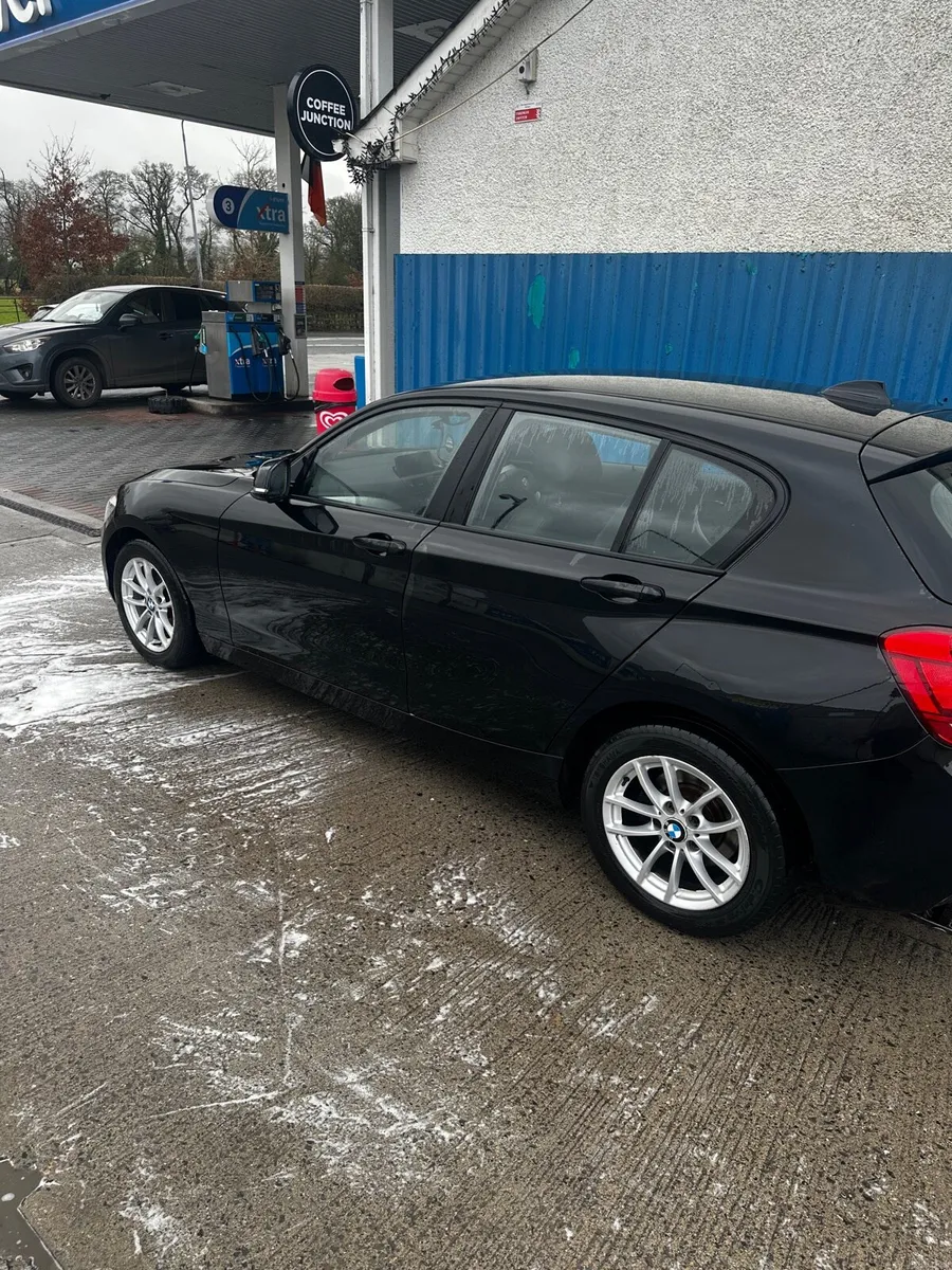 BMW 1 Series (Automatic) - Image 4