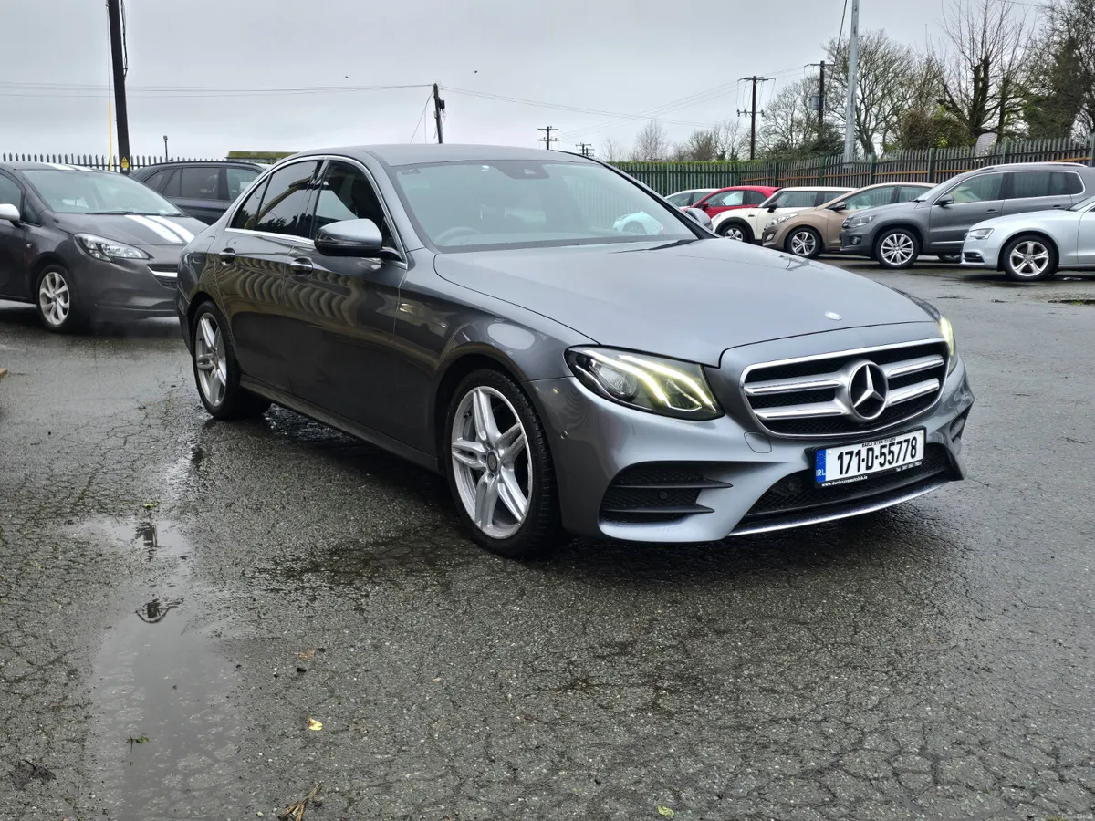 171 MERCEDES BENZ E220 *AMG LINE*LOW KMS* - Image 2