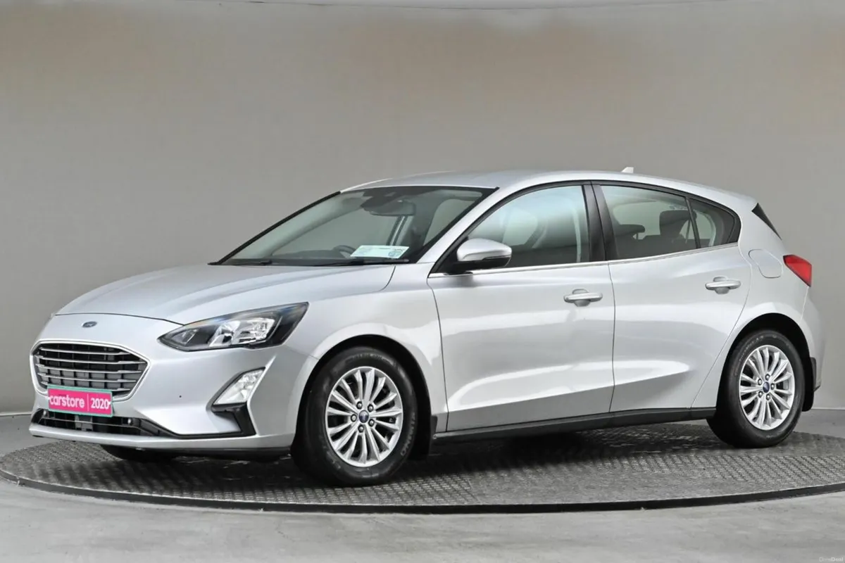 Ford Focus 1.5TD TITANIUM 120BHP 6SPD **SAT NAV**R - Image 4