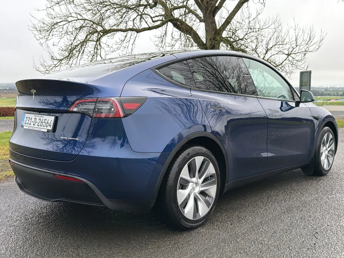 Tesla Model Y 2023 Long Range AWD - Image 4