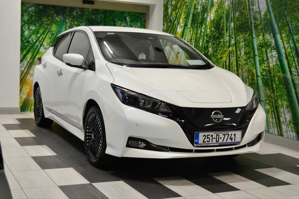 Nissan Leaf Leaf SV Premium 40 kWh - Image 1
