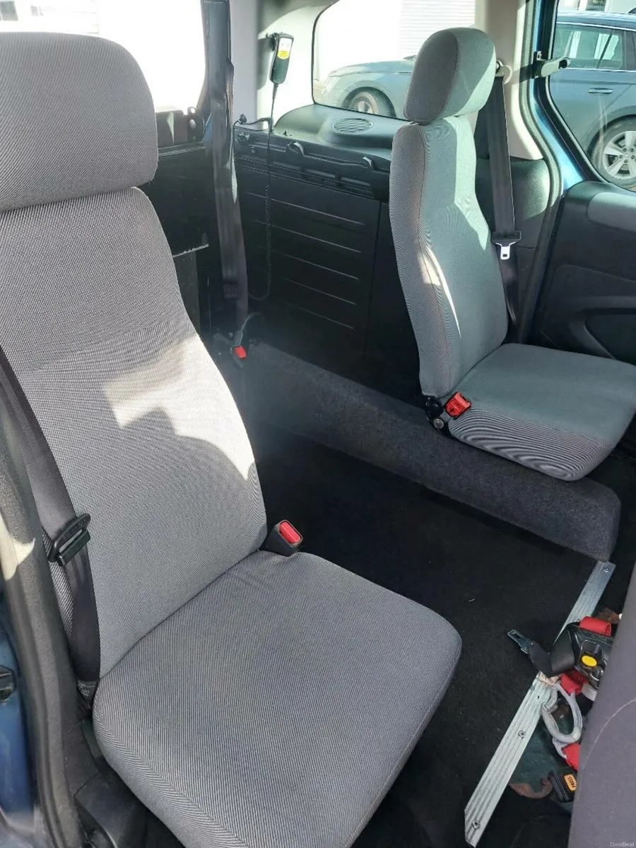 Low mileage - Peugeot partner with wheelchair ramp - Image 4