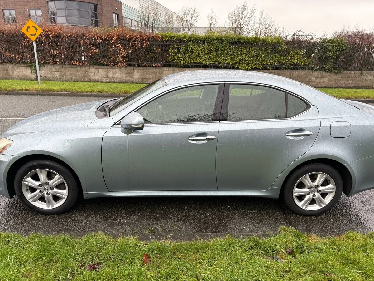 Lexus IS220d Brand new NCT 01-27- serviced - Image 4