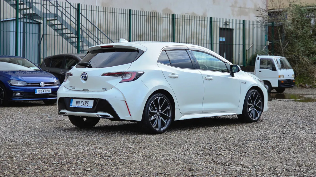 2018 Toyota Corolla Sport Hybrid Automatic - Image 4