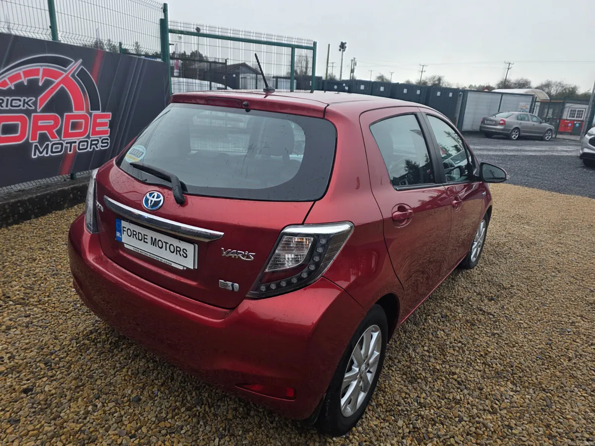 Toyota Yaris hybrid Automatic 2014 - Image 4