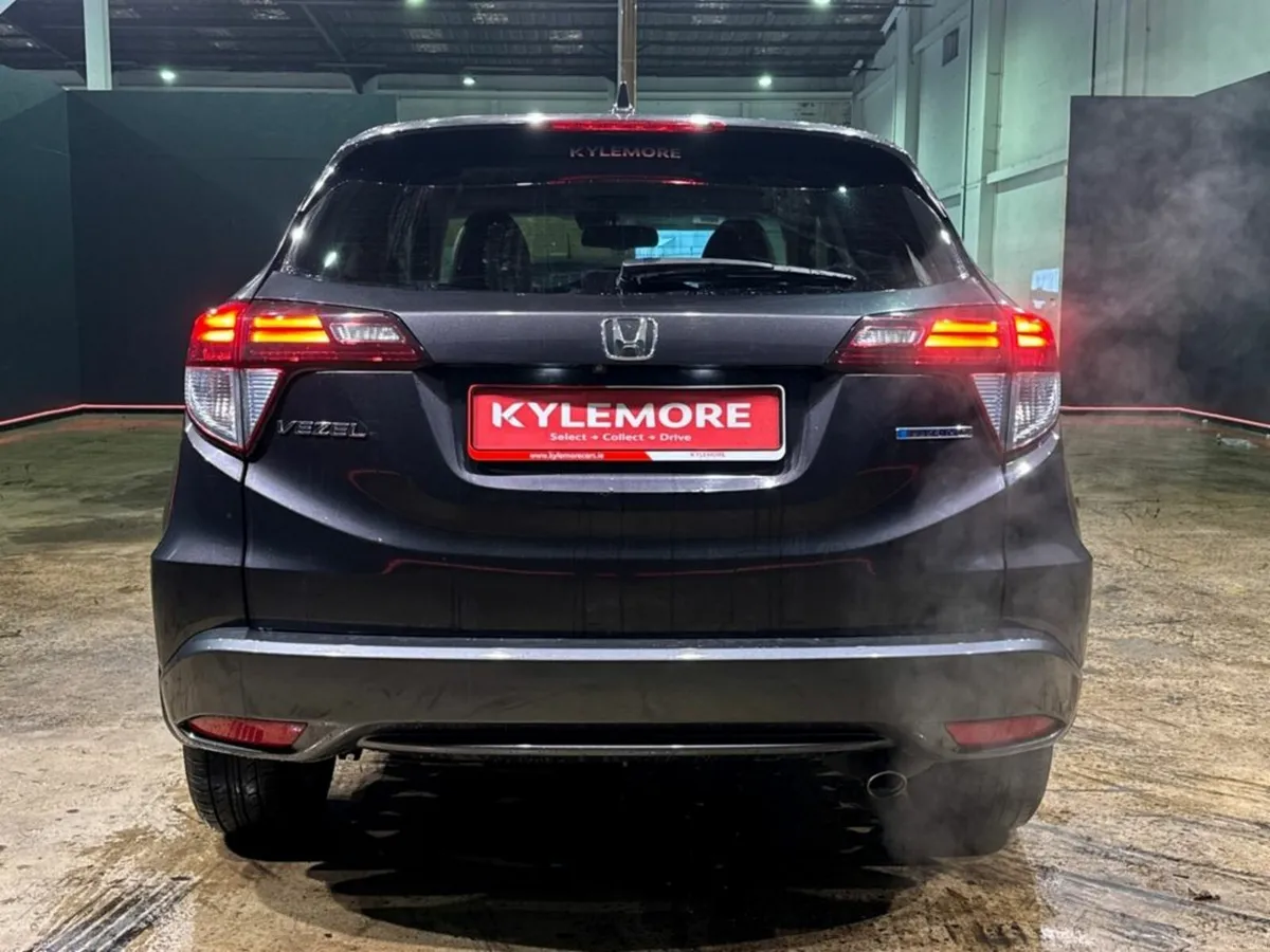 Honda Vezel 1.5L HYBRID AUTOMATIC - HALF BLACK LEA - Image 4