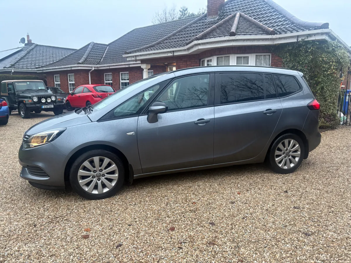 Opel Zafira 2016 , Low mileage, 7 seater - Image 1