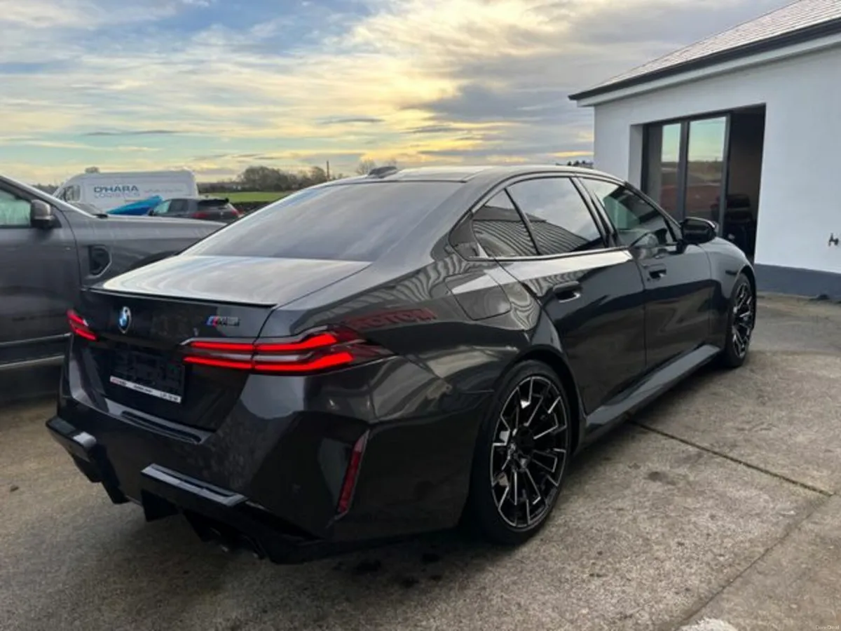 BMW 5-Series M5 4.4 V8 727 BHP PLUG-IN HYBRID - Image 3