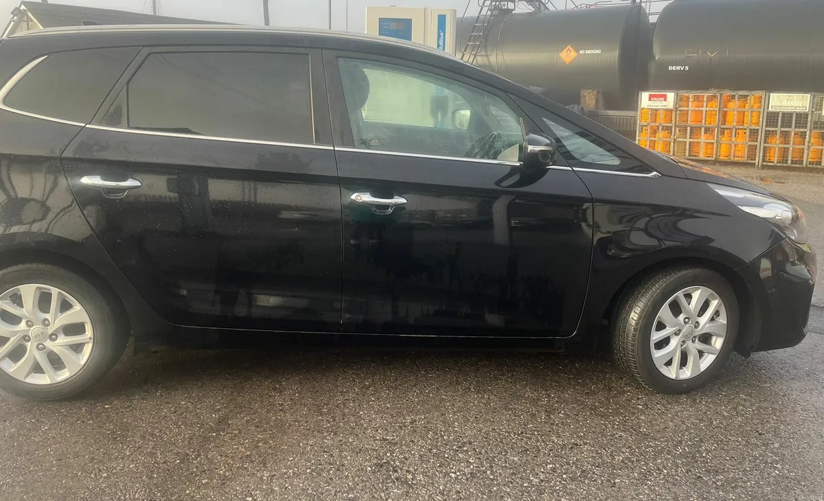 Kia cairns - Image 1