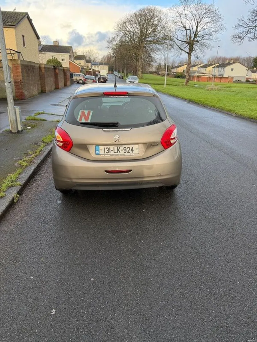 2013 Peugeot 208 - Image 2