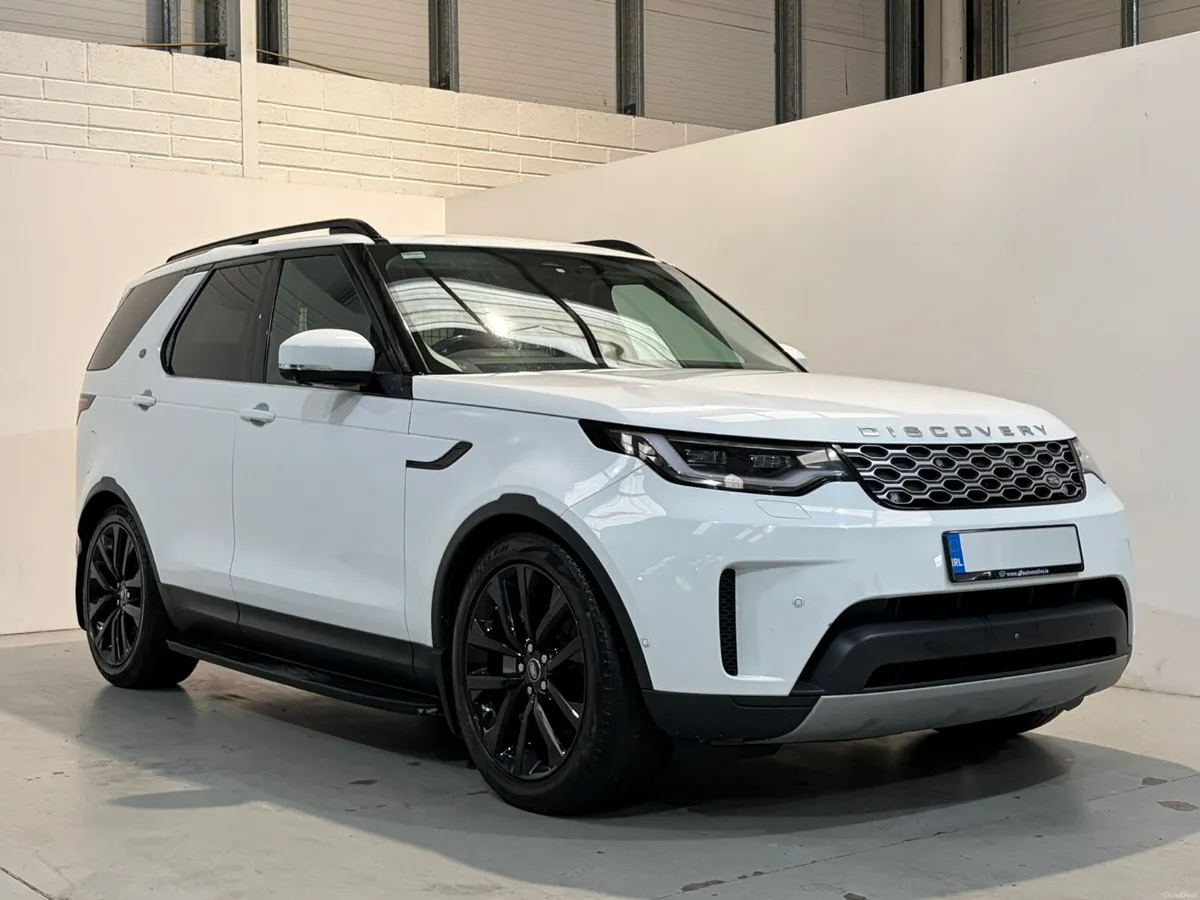 2022 Land Rover Discovery 5 SE Commercial 2 Seater - Image 1