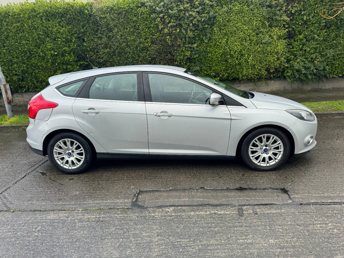Ford Focus 2011 -One Owner - Image 4