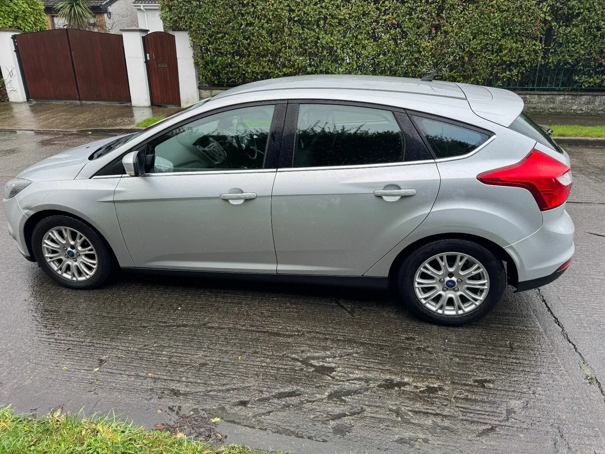 Ford Focus 2011 -One Owner - Image 3