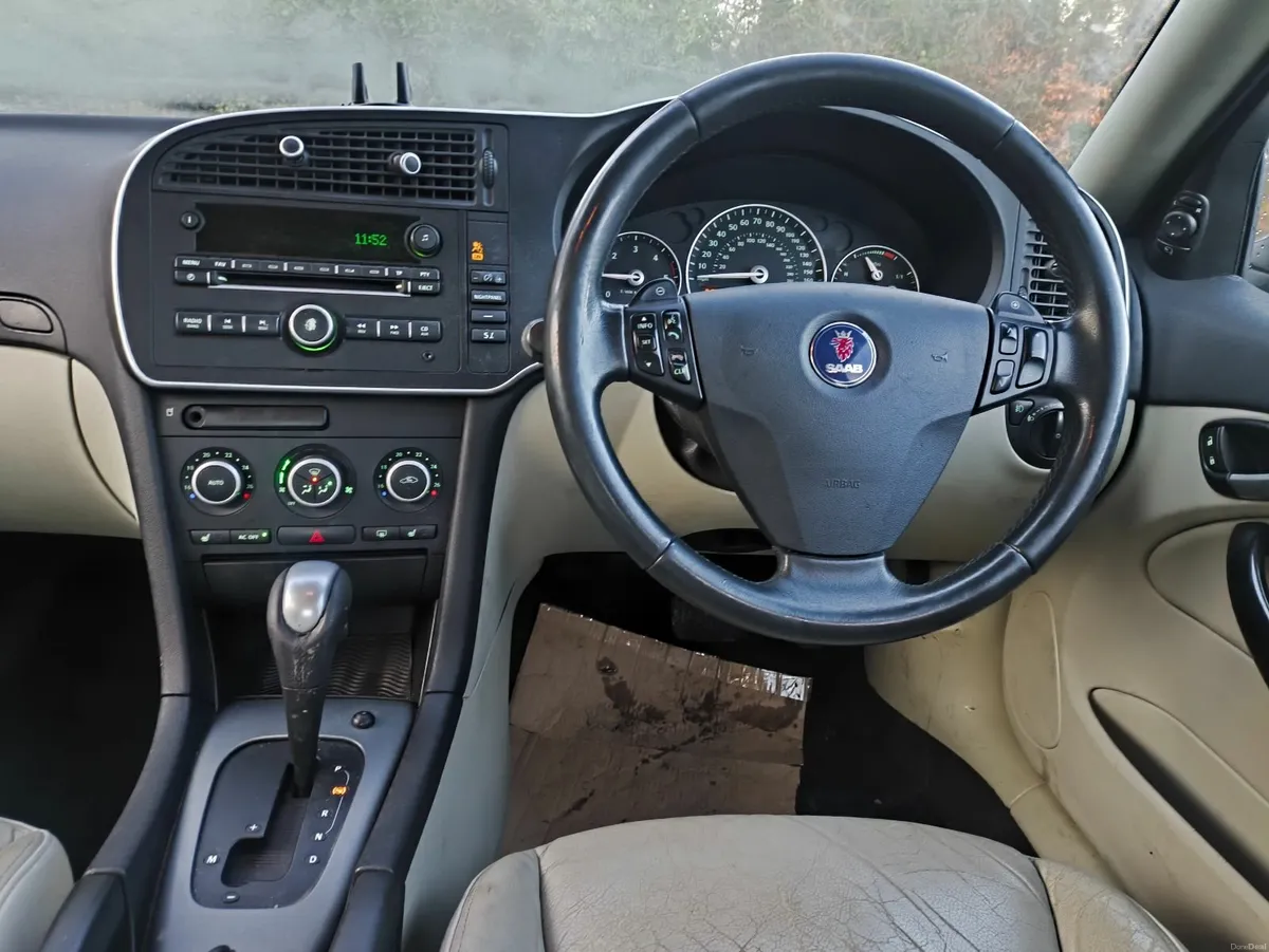 Saab 9-3 2011 automatic - Image 2