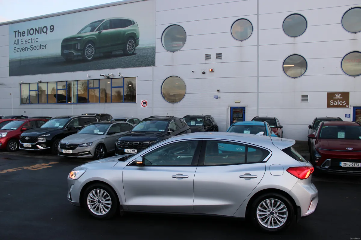 Ford Focus 2020 - Image 2