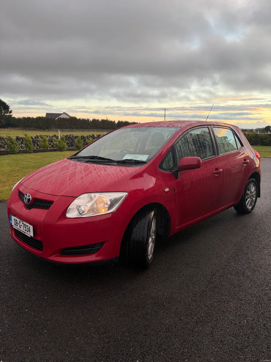 Toyota Auris 2008 - Image 2