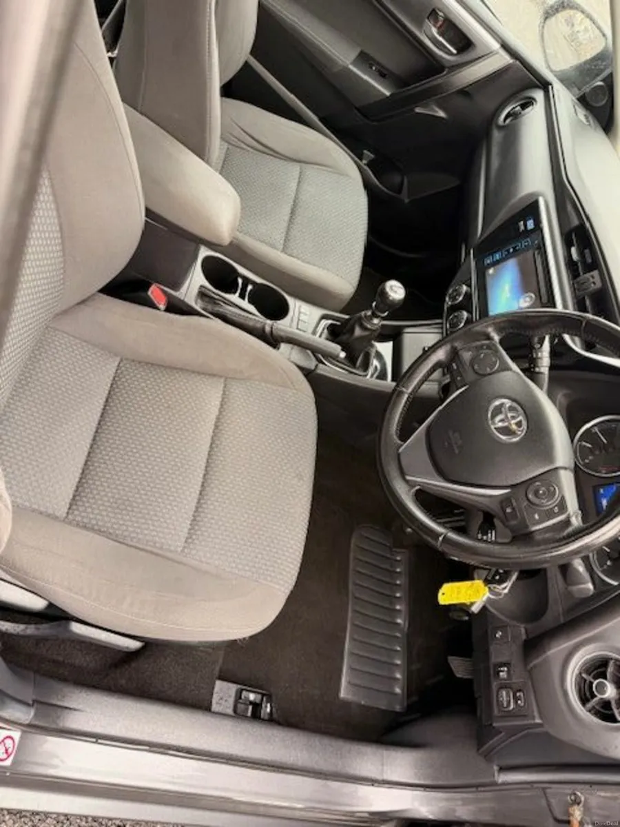 2017 Toyota Corolla nct 09/27 tax 03/26 d4d € 9600 - Image 4