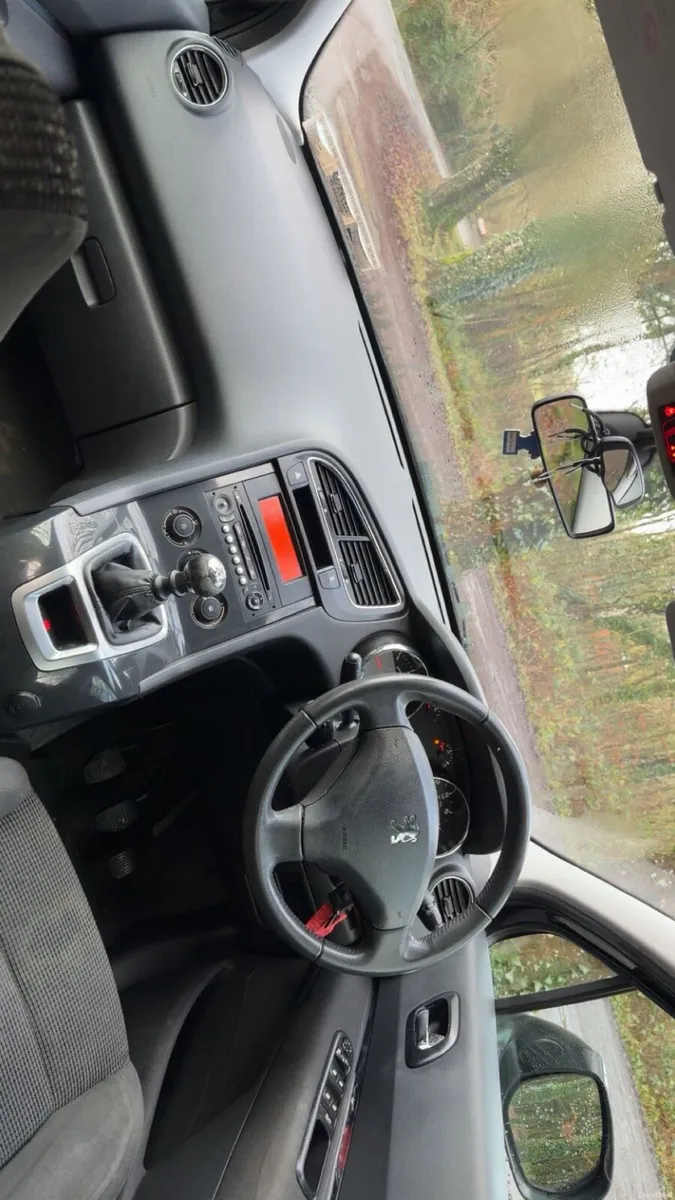 Peugeot 5008 - Image 3