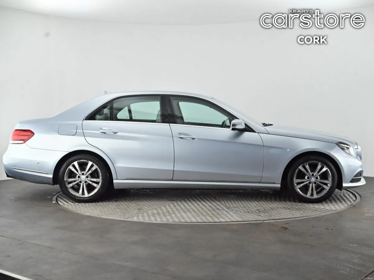 Mercedes-Benz E-Class E 200 BLUETEC CLASSIC A/T - Image 2