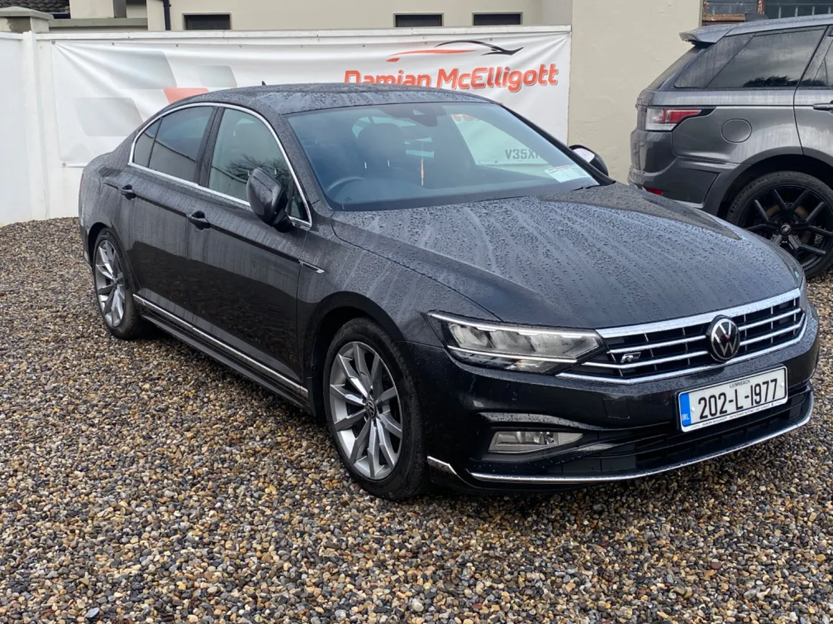 2020 Volkswagen Passat R-Line - Image 2
