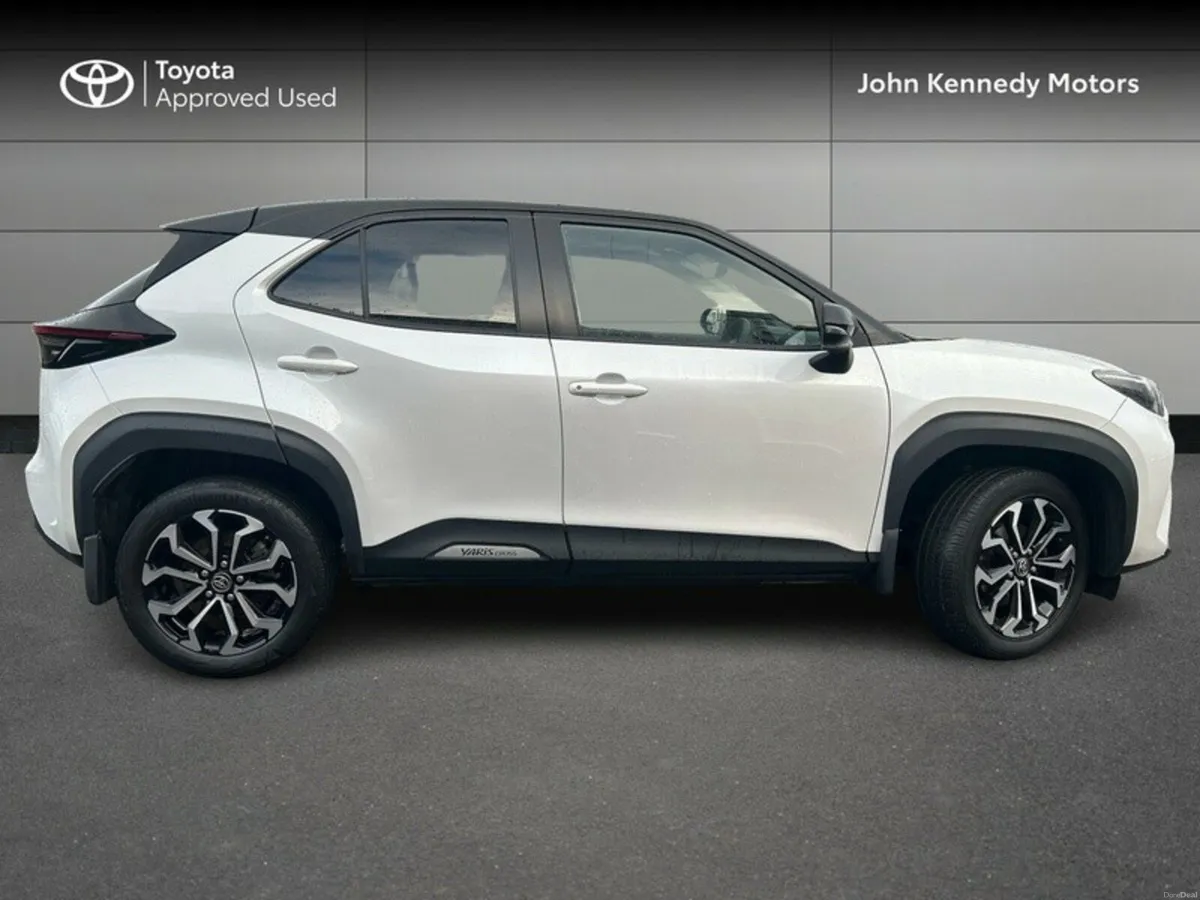 Toyota Yaris Cross LUNA SPORT 4DR AUTO - Image 3