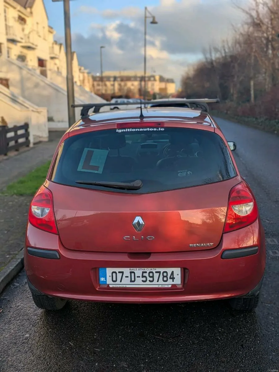 Renault clio 1.1 Very low mileage! - Image 1