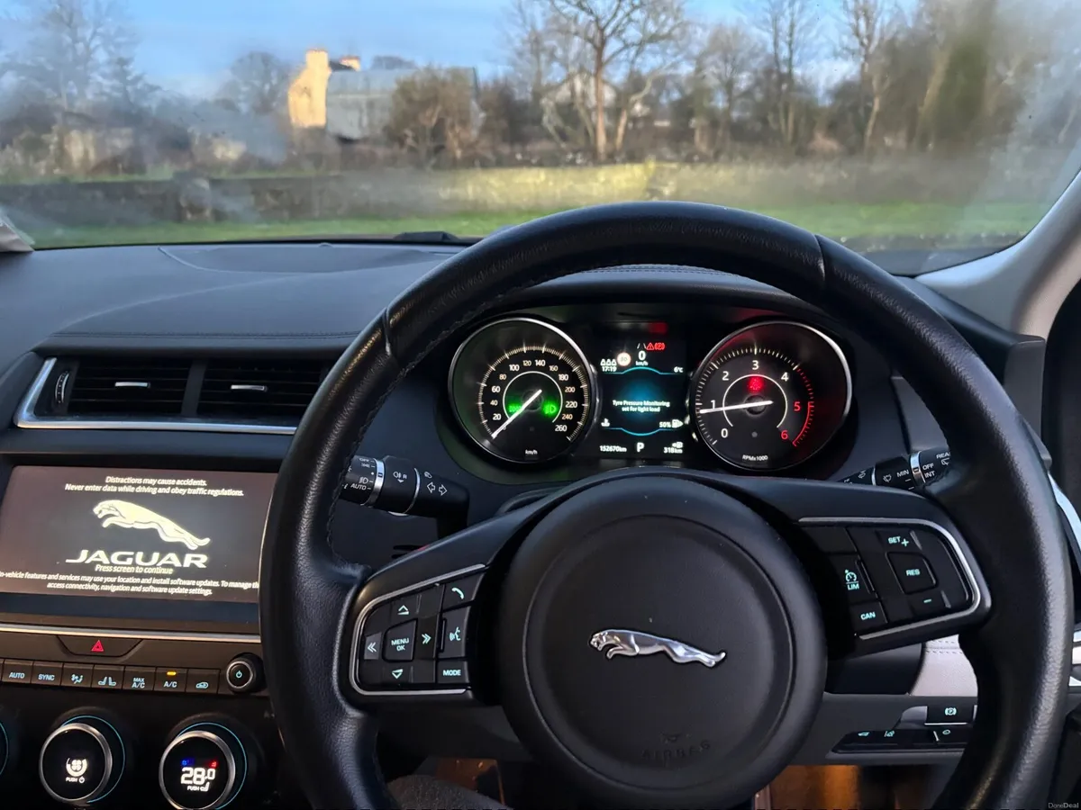 Jaguar E-Pace 2020 - Image 3