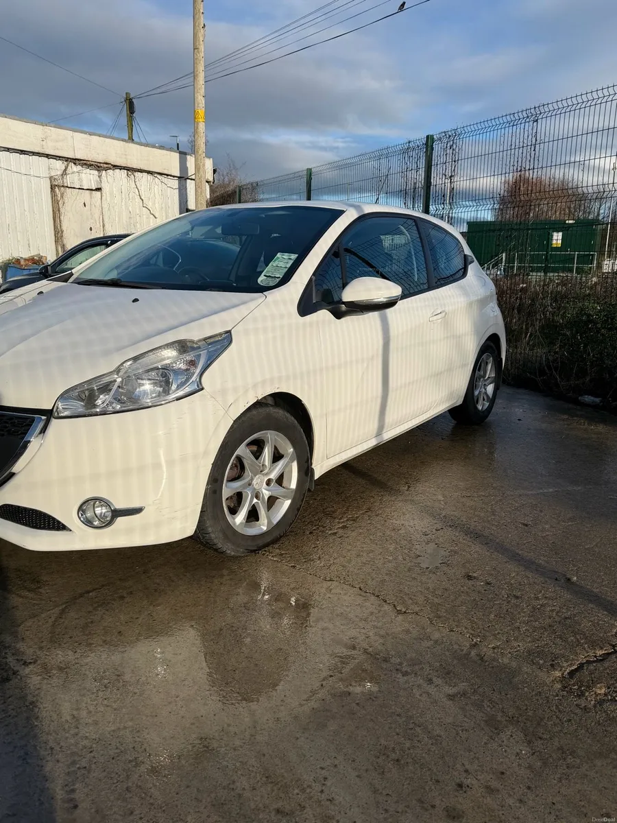2013 Peugeot 208 1.2 - Image 2