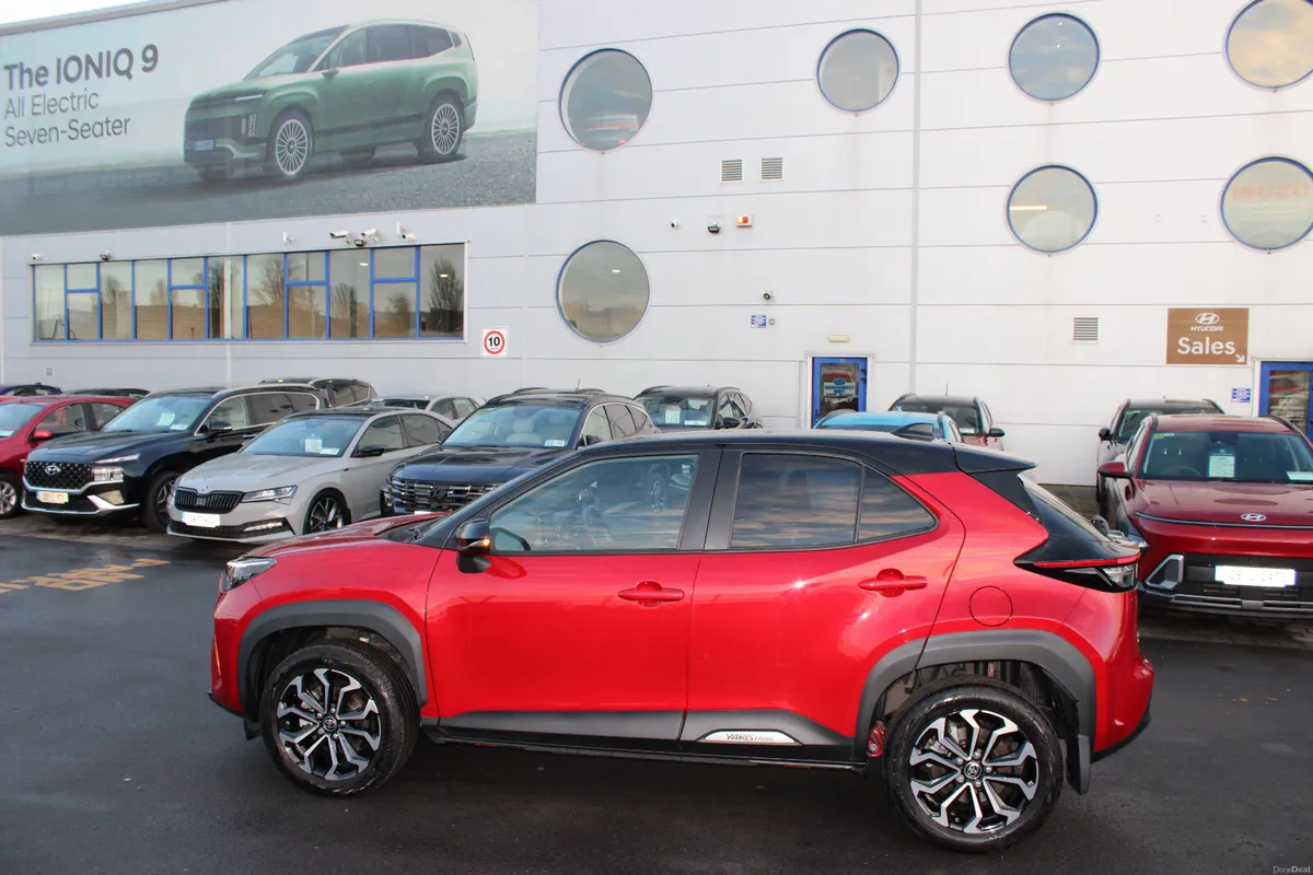 Toyota Yaris Cross 2023 - Image 2