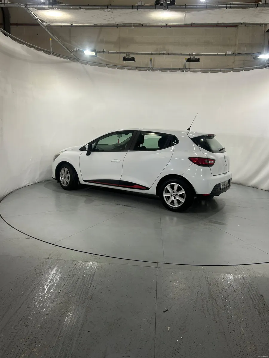 Renault Clio 2015 - Image 4
