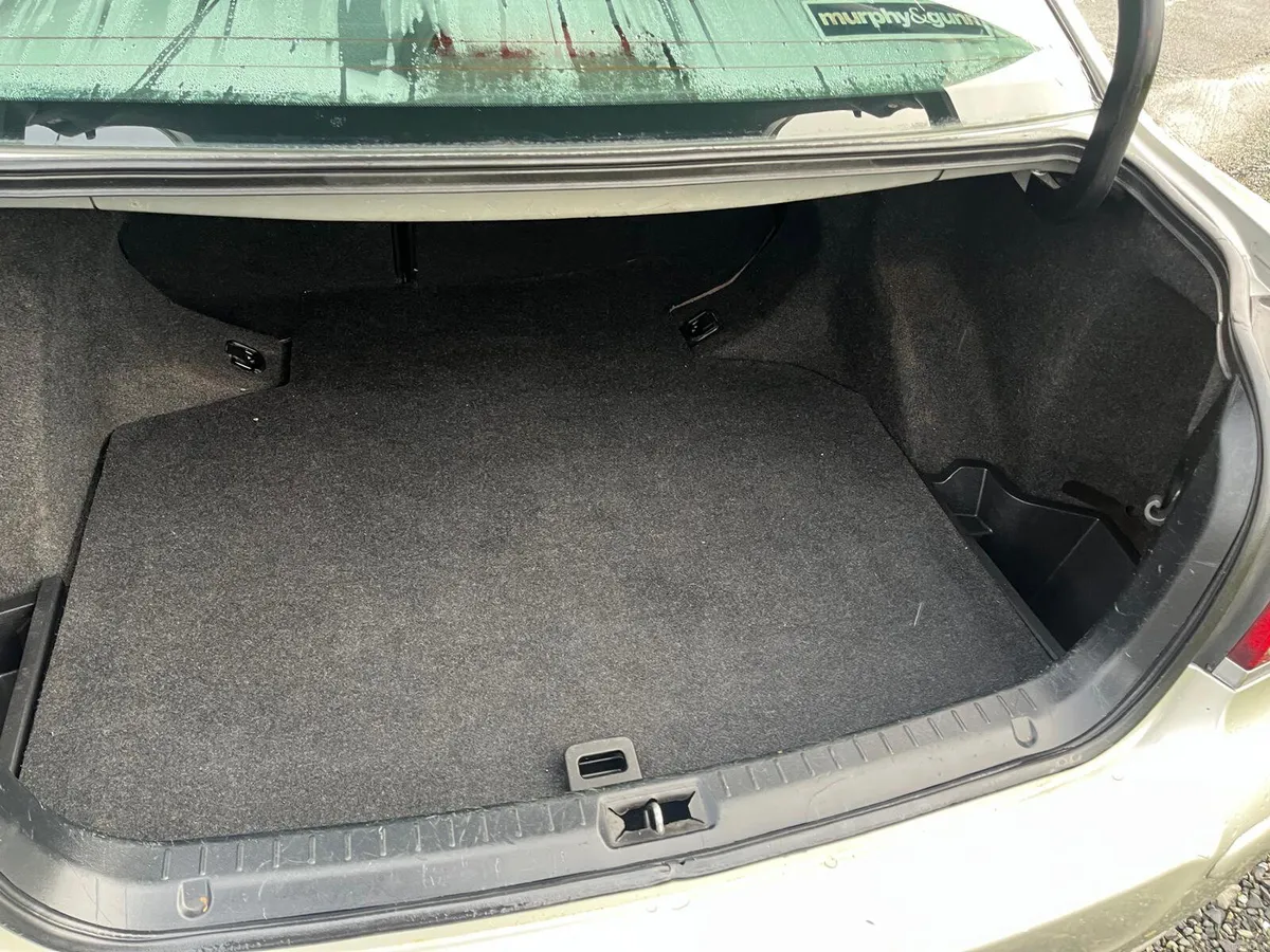 Toyota Avensis 2009 - Image 4