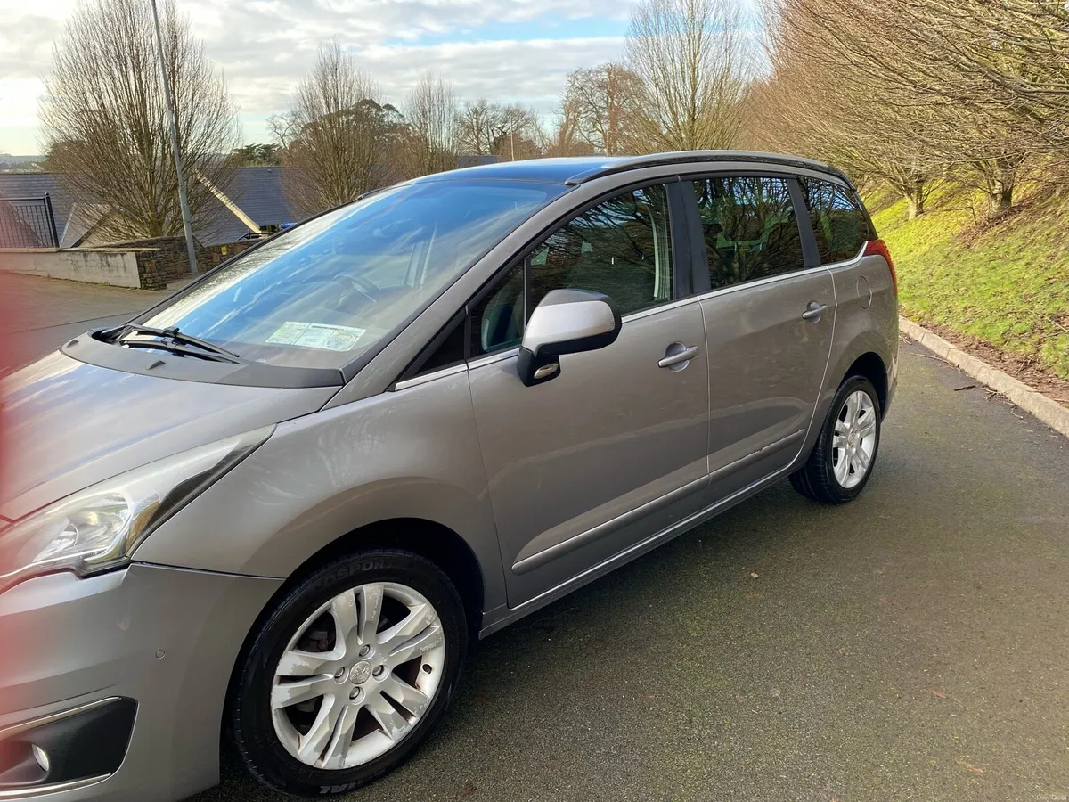 Peugeot 5008 Allure Model - Image 4