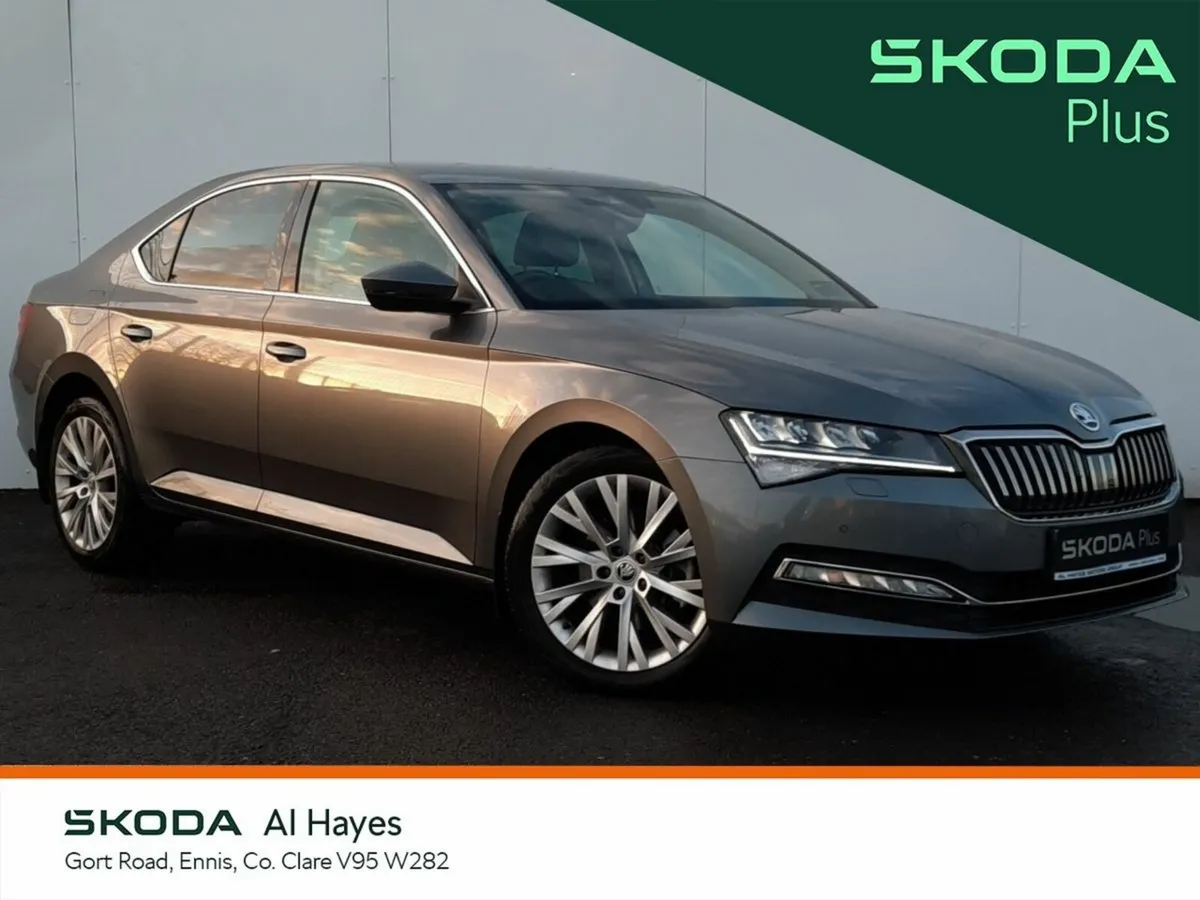 Skoda Superb **TINY MILEAGE**STYLE -- AUTOMATIC - Image 1