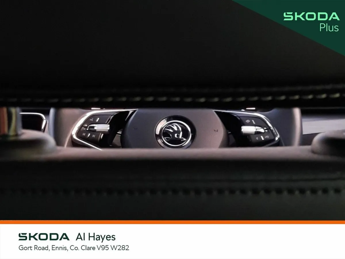 Skoda Superb **TINY MILEAGE**STYLE -- AUTOMATIC - Image 3