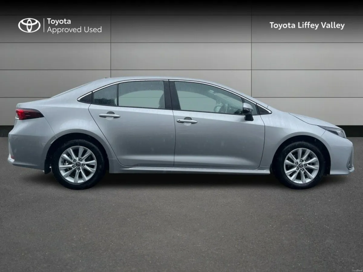 Toyota Corolla COROLLA LUNA SALOON AUTO - Image 3