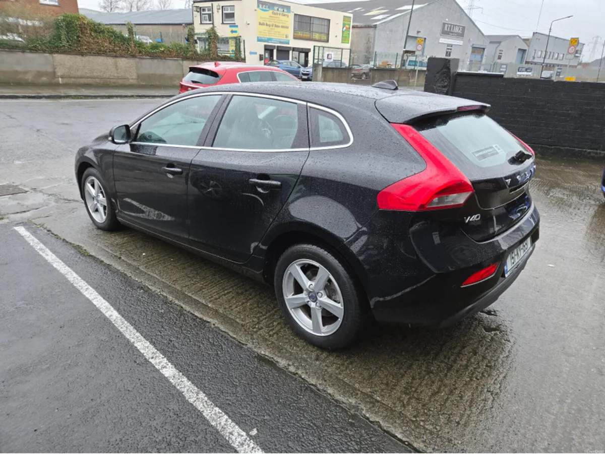 Volvo V40 D2 SE 5DR// VERY CLEAN CAR LOW MILEAGE E - Image 4