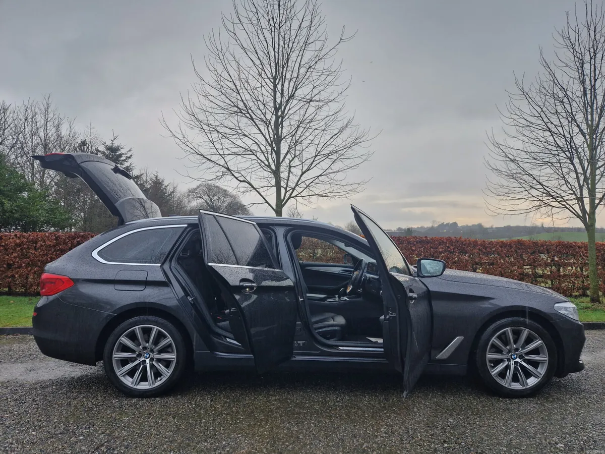 BMW 520, AUTO ,TOURING,LOW KMS, WARRANTY & FINANCE - Image 2