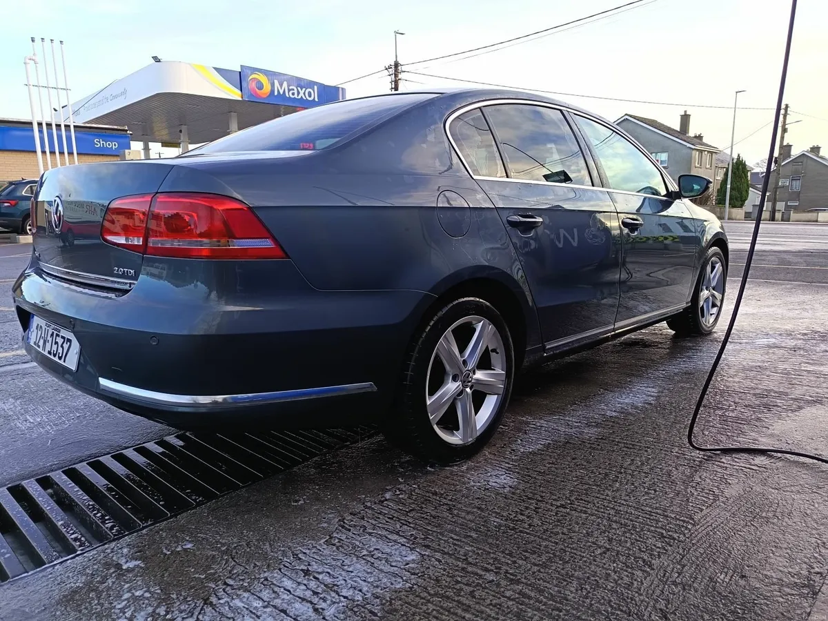 Volkswagen Passat 2012 - Image 3