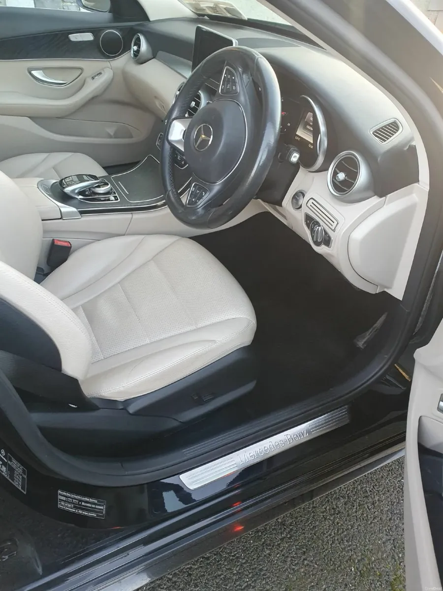 Mercedes-Benz C-Class 2019 - Image 2