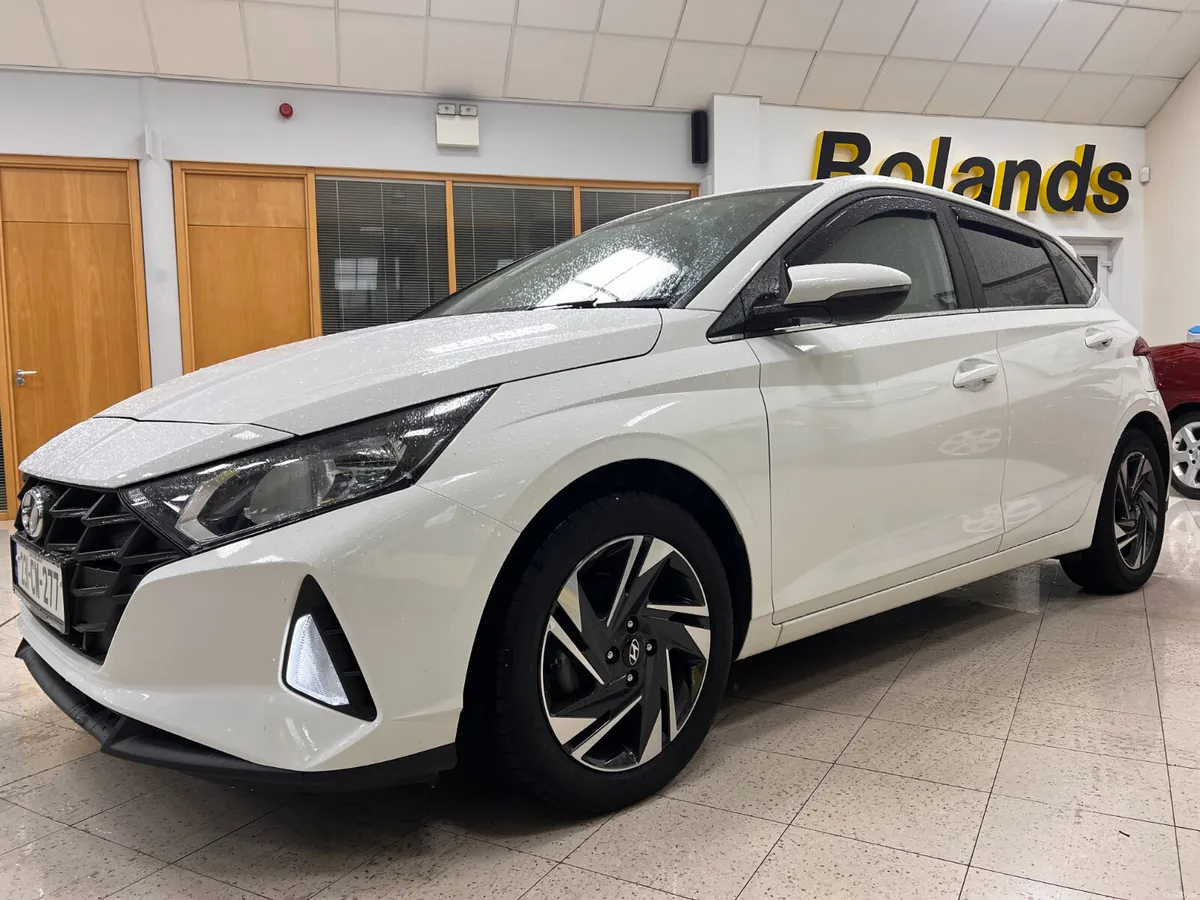 Only 18,000 Kms As New 2023 DELUXE PLUS 5DR **Fina - Image 1